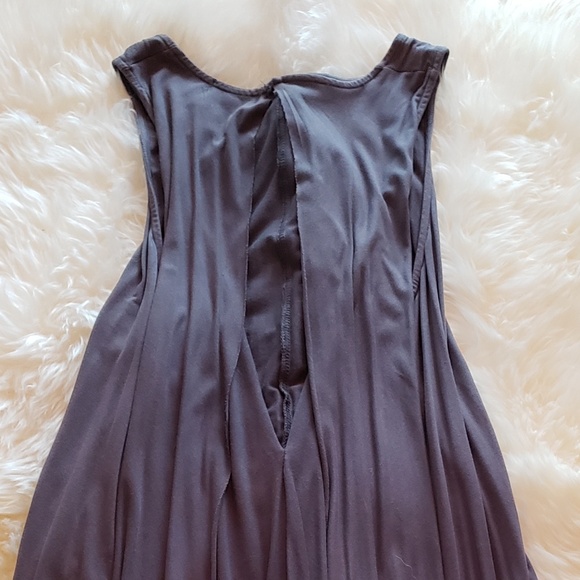 Grey dress with back cutout - Picture 2 of 4